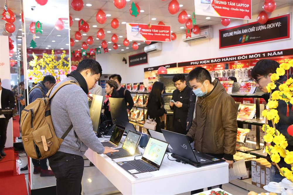 FPT Shop mở hơn 150 Trung tâm laptop, củng cố vị trí dẫn đầu trên thị trường laptop